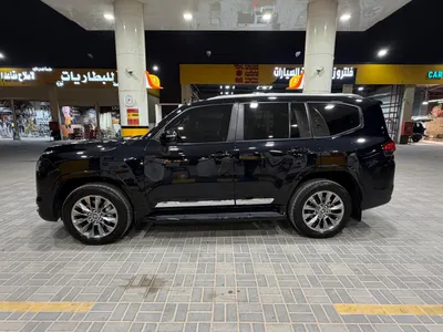 2024 Toyota Land Cruiser GXR