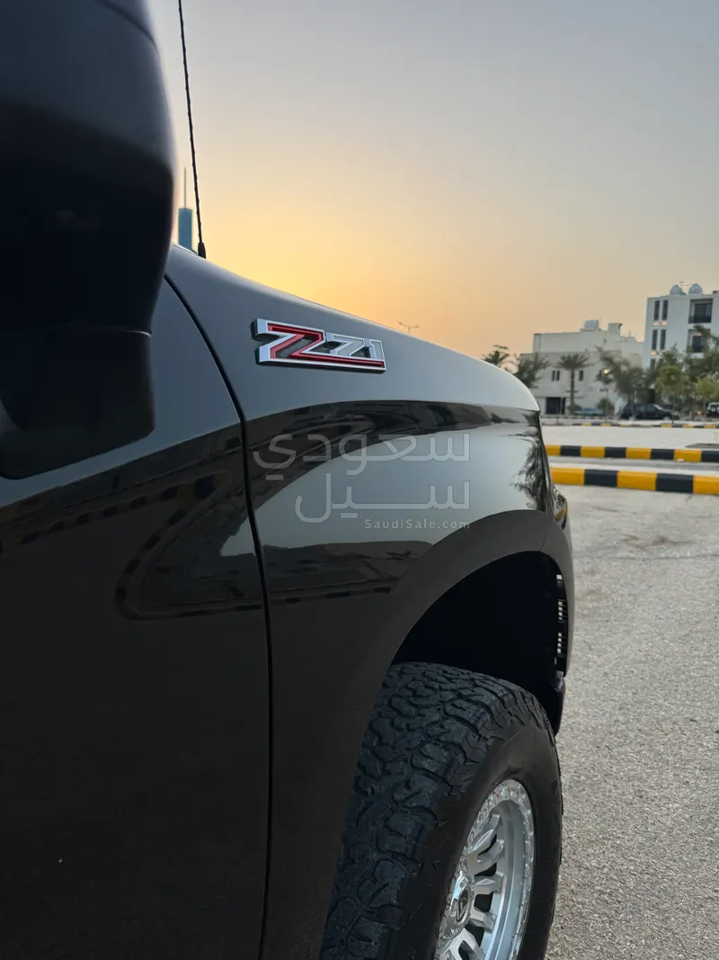2021 شفروليه سلفرادو تريل بوس