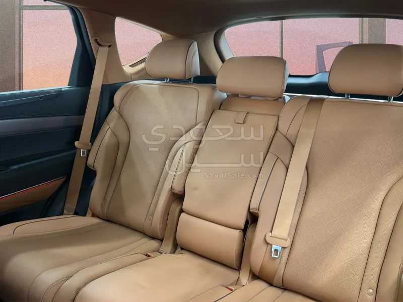 2025 جينيسيس جي في 80
