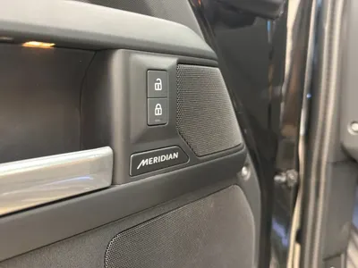 2025 لاند روفر ديفيندر 90