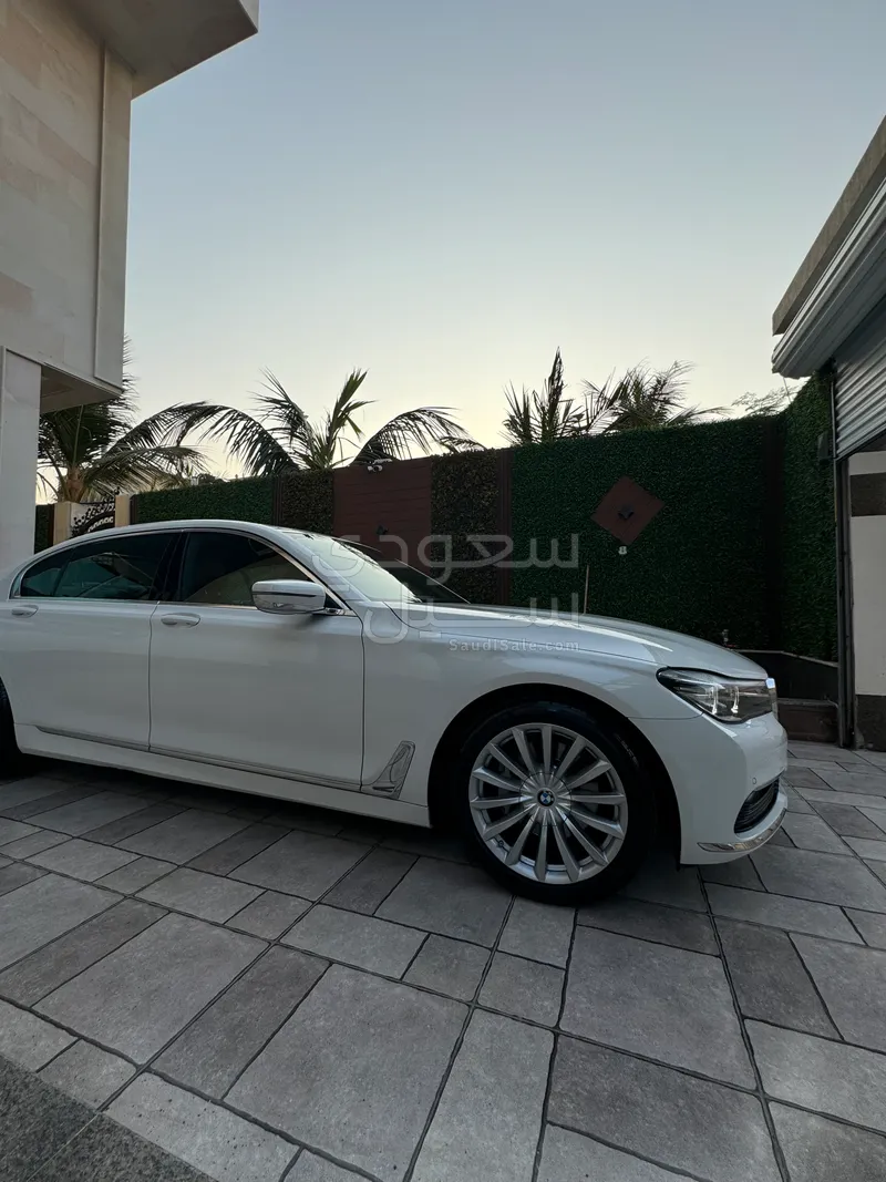 2016 بي ام دبليو الفئة السابعة 730 إل أي