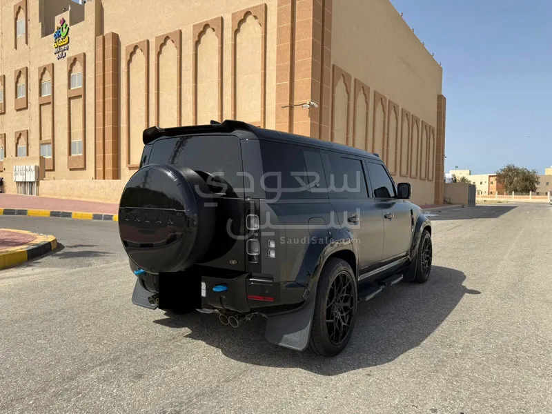 2024 لاند روفر ديفيندر إصدار كارباثيان