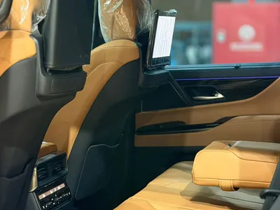 2023 لكزس إل إكس 600