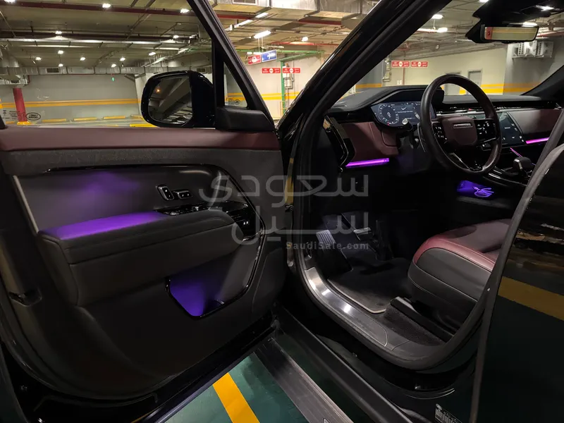 2024 لاند روفر رينج روفر سبورت اتش اس اي