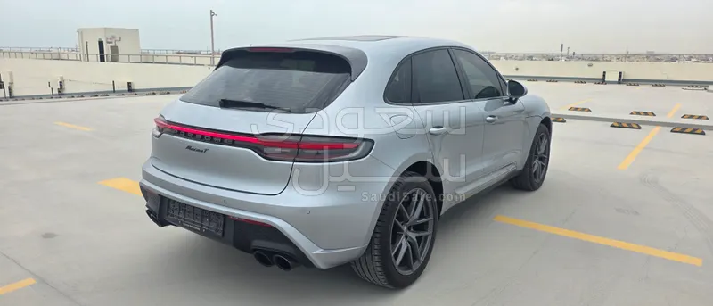 2025 بورش ماكان تي