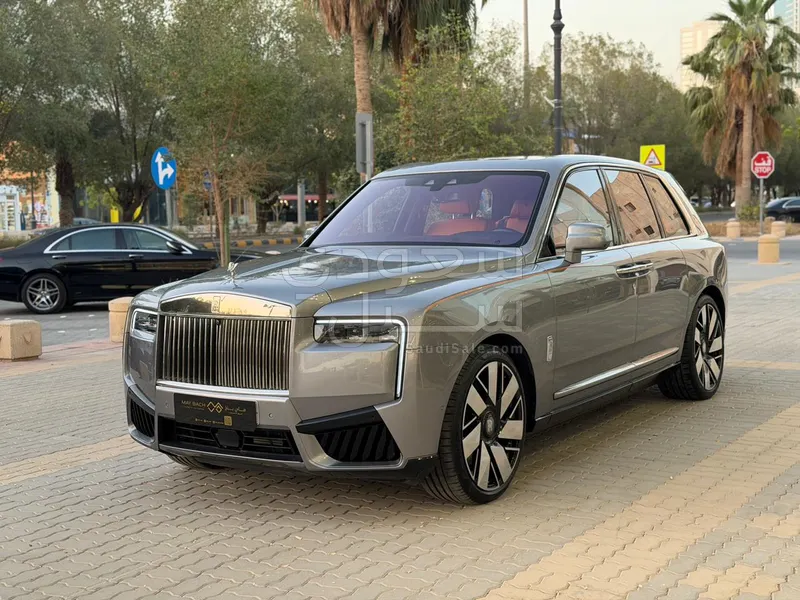 2023 Rolls-Royce Cullinan Silver Badge