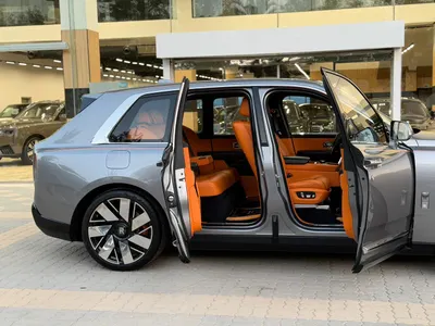 2023 Rolls-Royce Cullinan Silver Badge