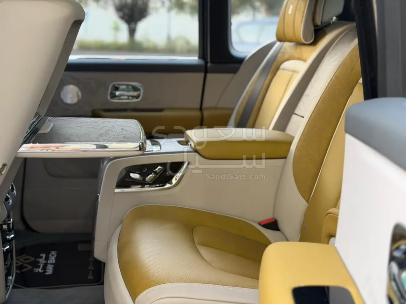 2025 Rolls-Royce Cullinan Silver Badge