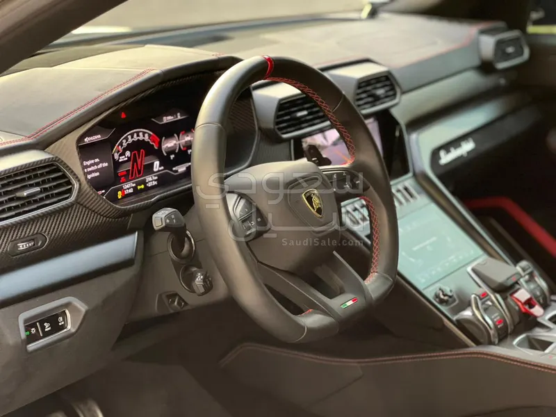 2023 Lamborghini URUS Performante