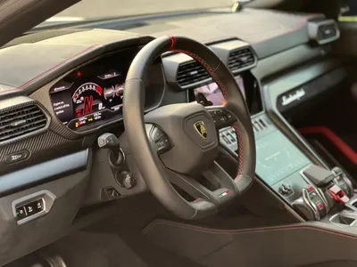 2023 Lamborghini URUS Performante