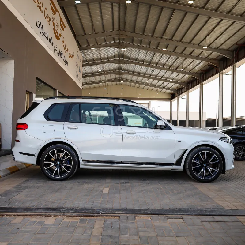 2020 BMW X Series 7
