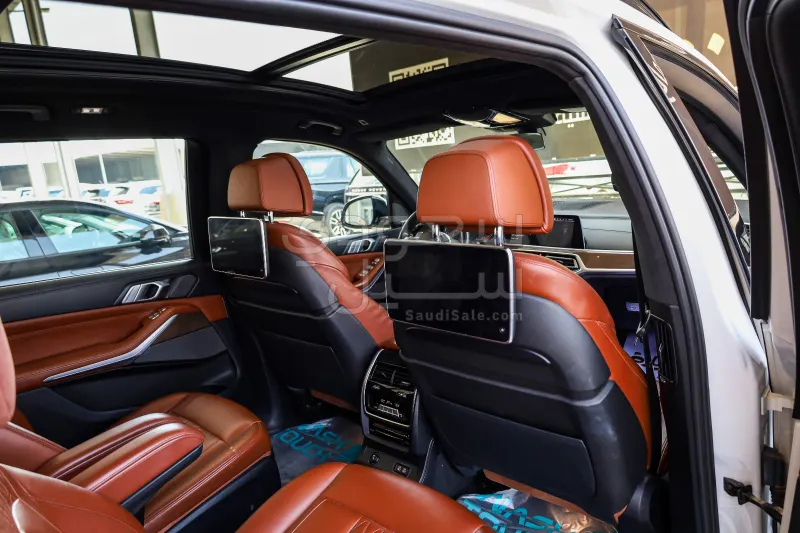 2020 BMW X Series 7
