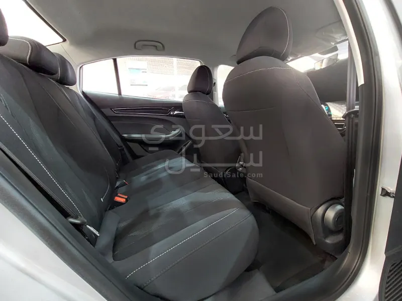2025 ام جي ام جي 5