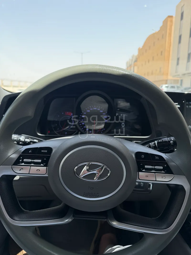 2023 Hyundai Elantra Smart