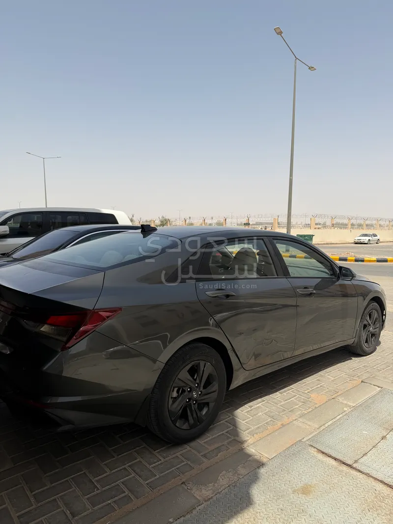2023 Hyundai Elantra Smart