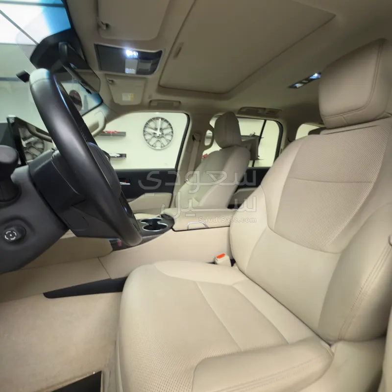 2024 Toyota Land Cruiser VX