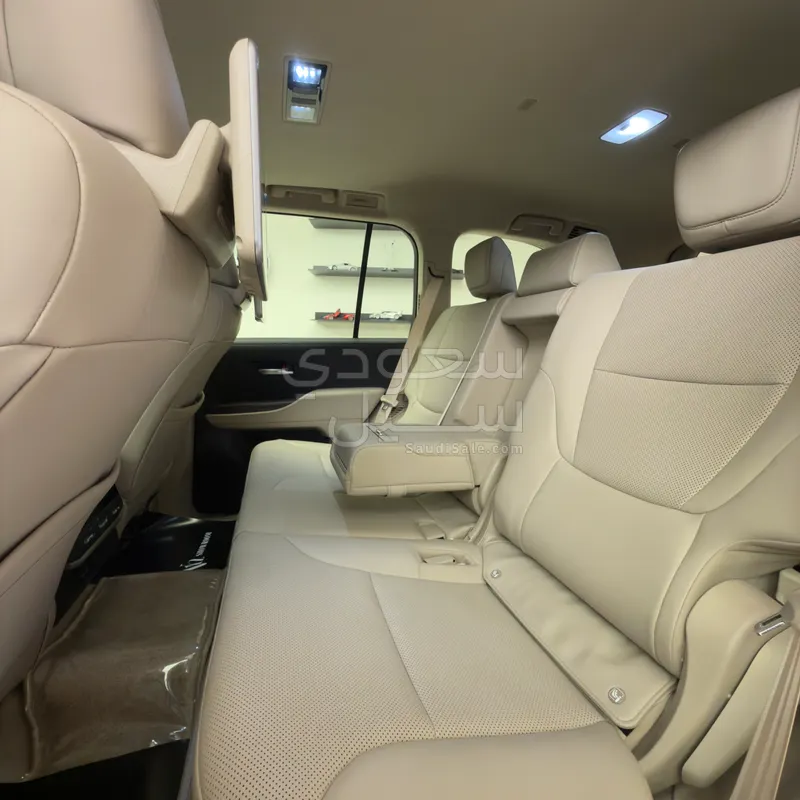 2024 Toyota Land Cruiser VX