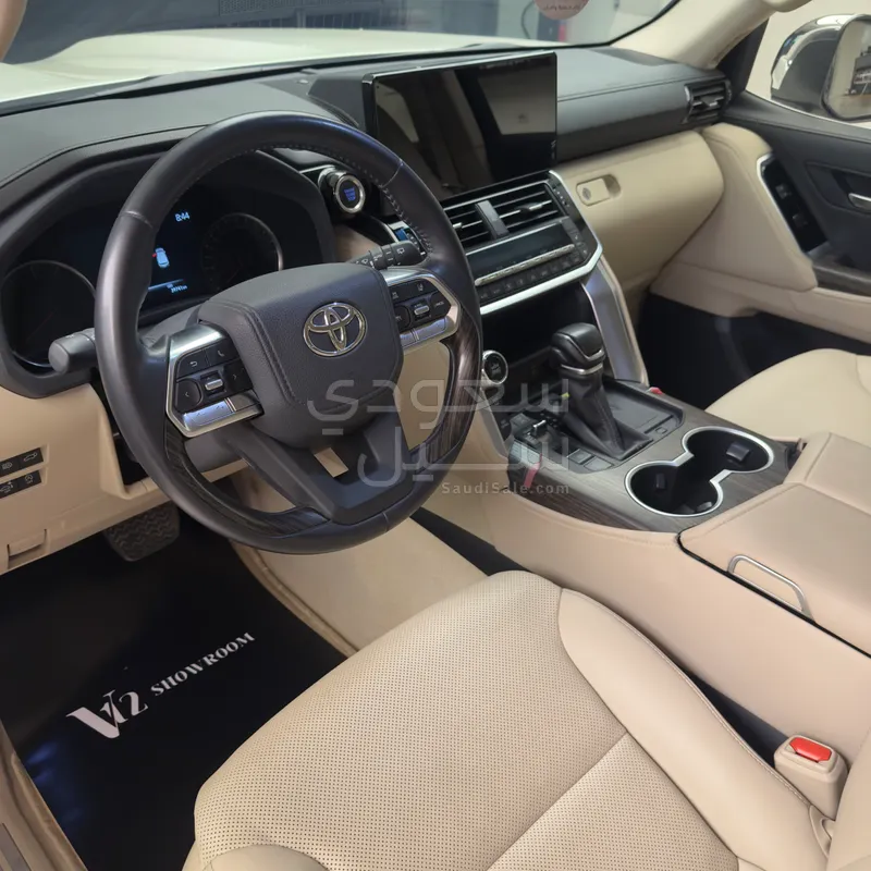 2024 Toyota Land Cruiser VX