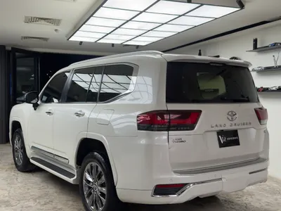 2024 Toyota Land Cruiser VX