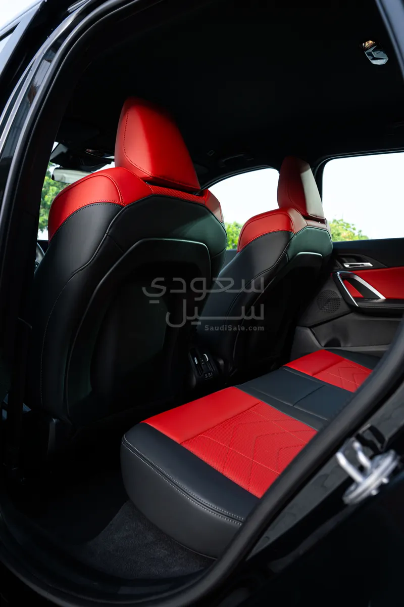 2025 بي ام دبليو الفئة اكس 1