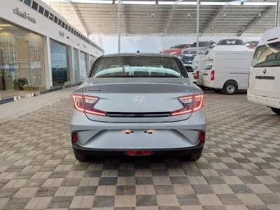 2025 هيونداي اي 10