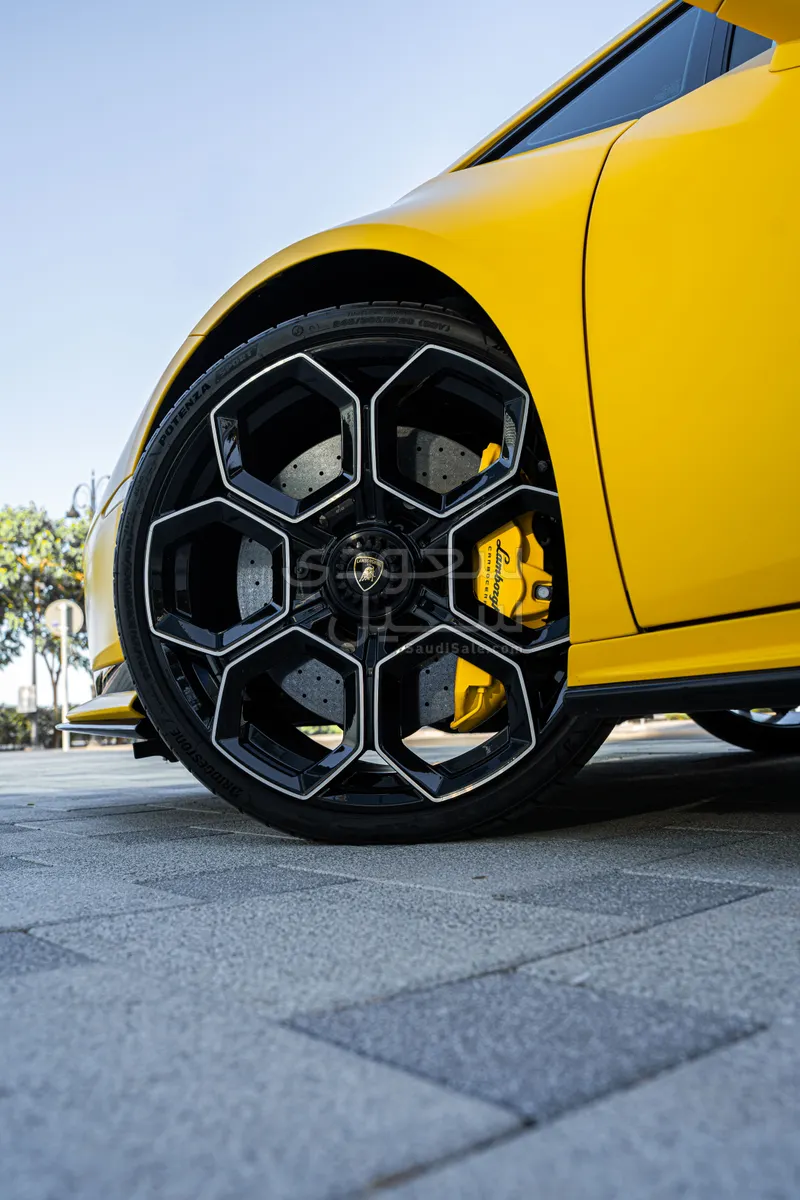2023 Lamborghini Huracán Tecnica