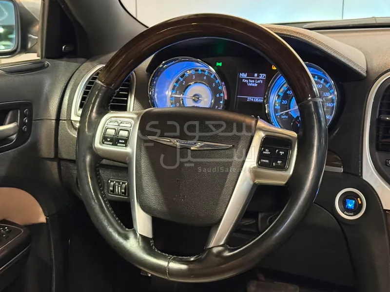 2011 Chrysler 300 C Exective