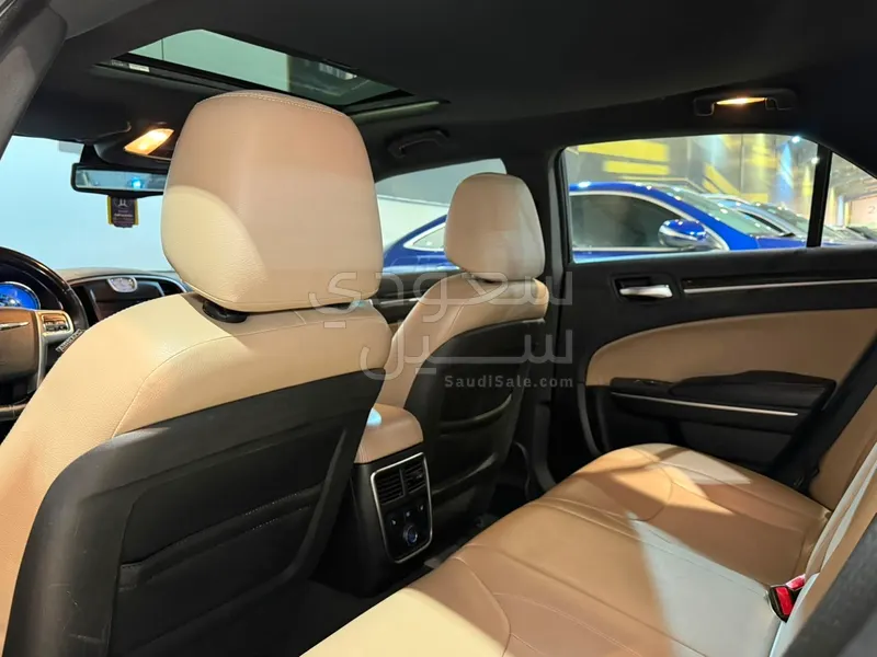 2011 Chrysler 300 C Exective