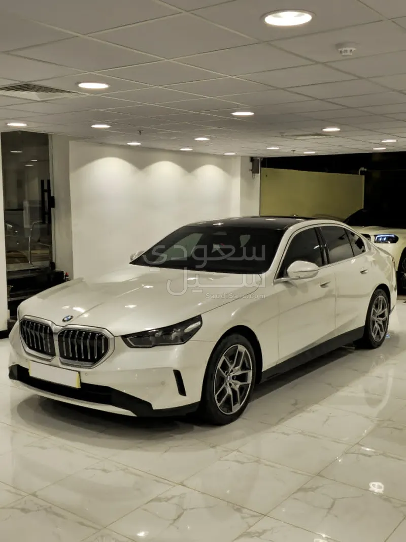 2026 BMW 5 Series 520i