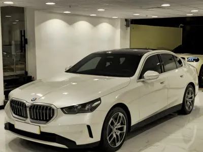 2026 BMW 5 Series 520i