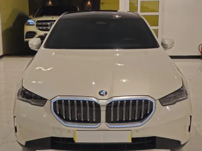 2026 BMW 5 Series 520i