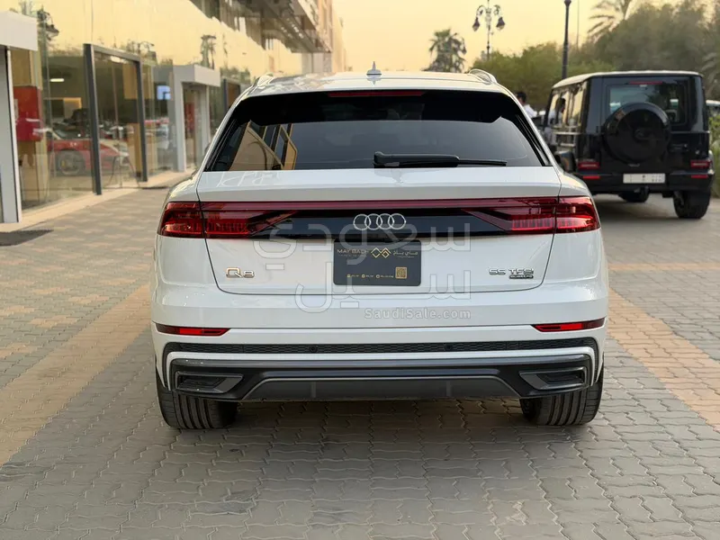 2021 Audi Q8 S Line