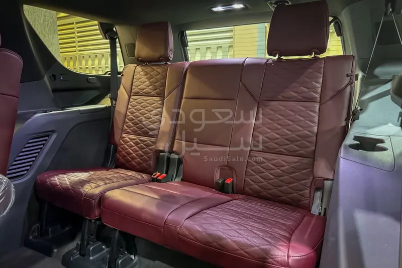 2025 كاديلاك اسكاليد