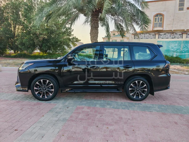 2018 Lexus LX 570