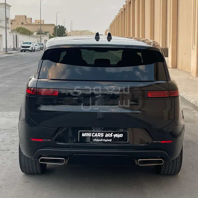 2025 Land Rover Range Rover Sport SE