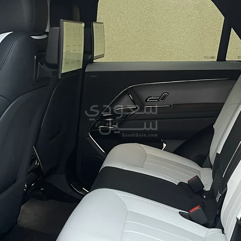 2025 Land Rover Range Rover Sport SE