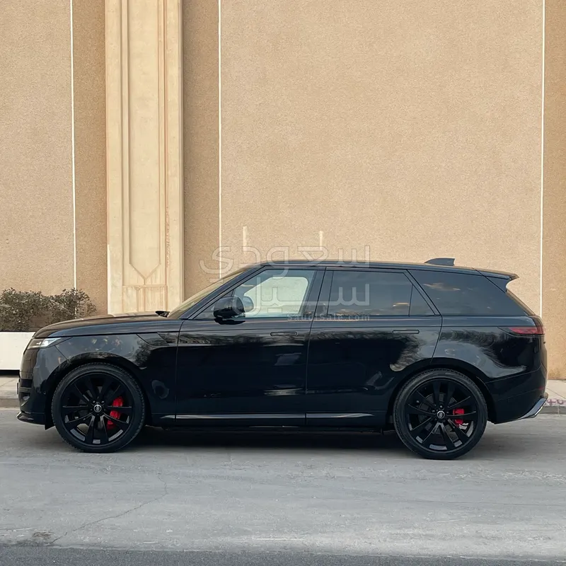 2025 Land Rover Range Rover Sport SE