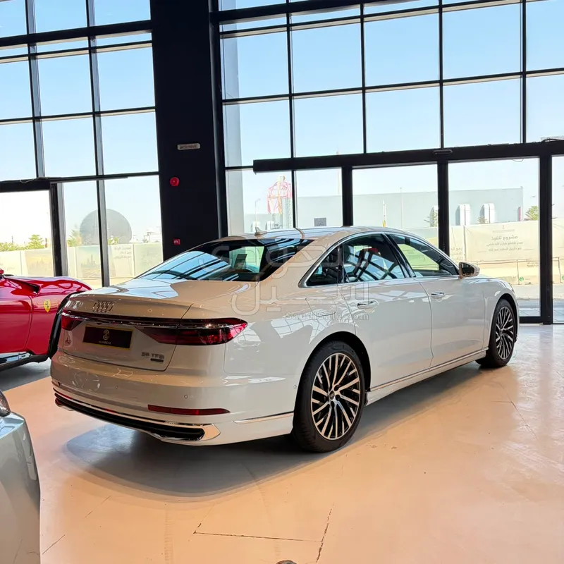2024 Audi A8L