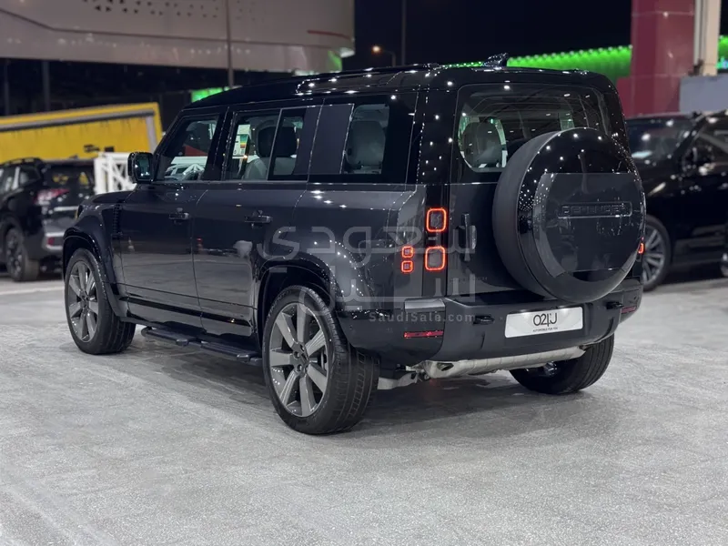 2026 Land Rover Defender 110 X dynamic