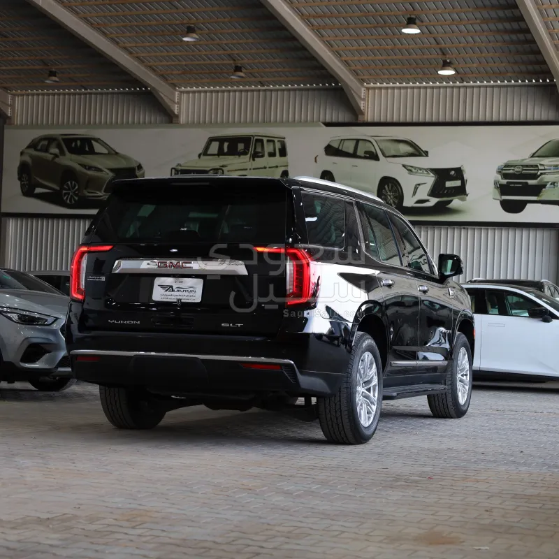 2023 GMC Yukon SLT