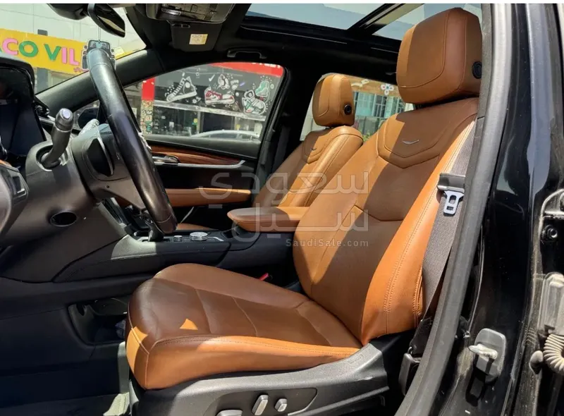 2020 Cadillac XT5 Platinum
