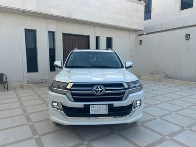 2016 Toyota Land Cruiser GXR