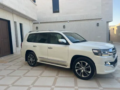 2016 Toyota Land Cruiser GXR