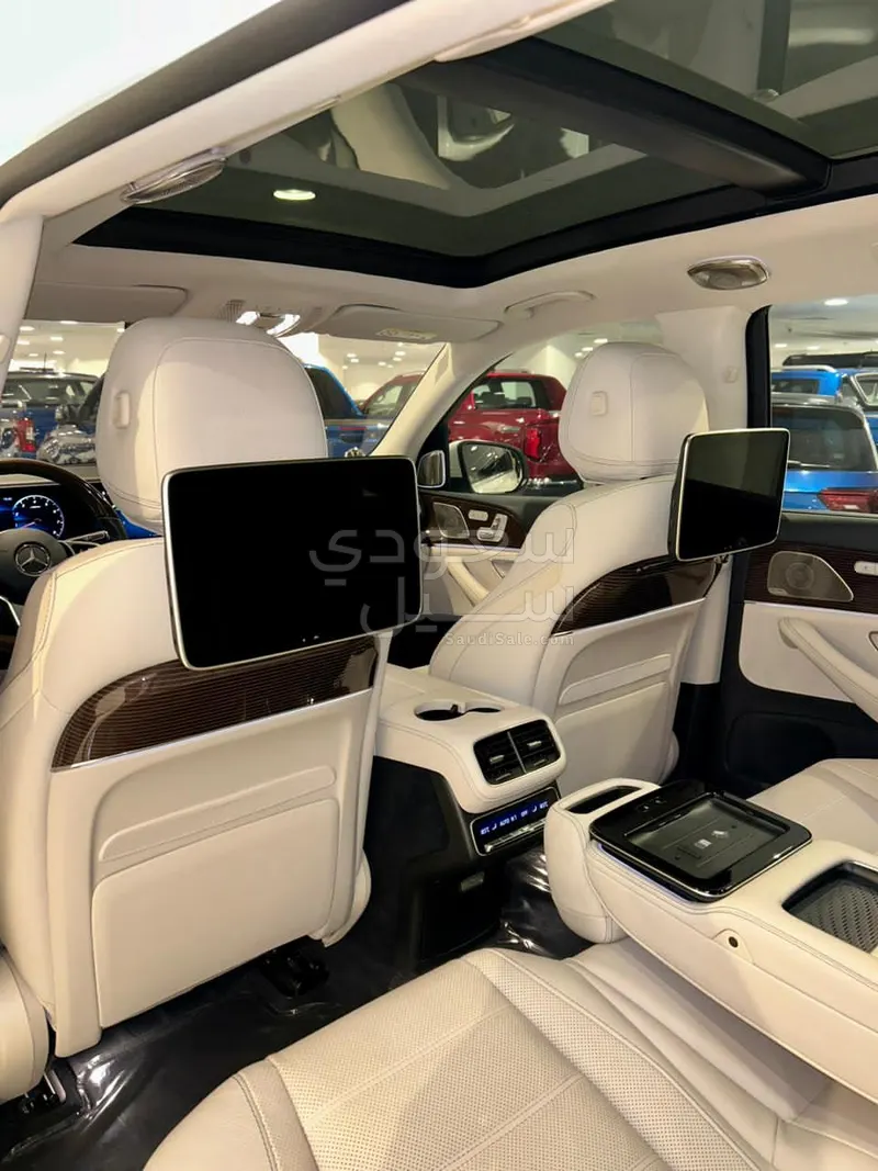 2023 Mercedes-Benz GLS 450