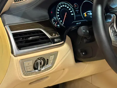 2016 بي ام دبليو الفئة السابعة 730 إل أي