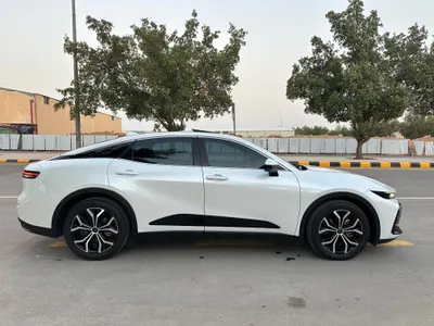 2023 تويوتا كراون بريميوم