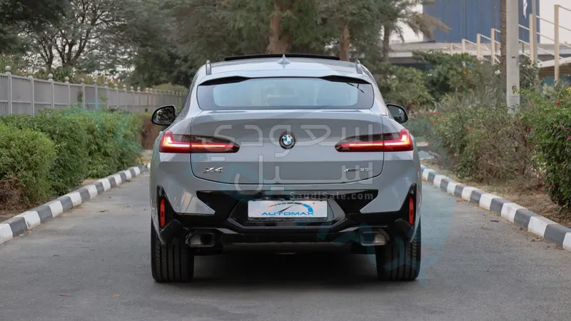2025 بي ام دبليو الفئة اكس 4
