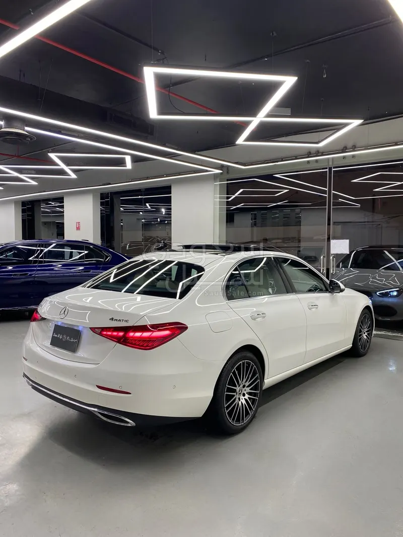 2024 Mercedes-Benz C 300