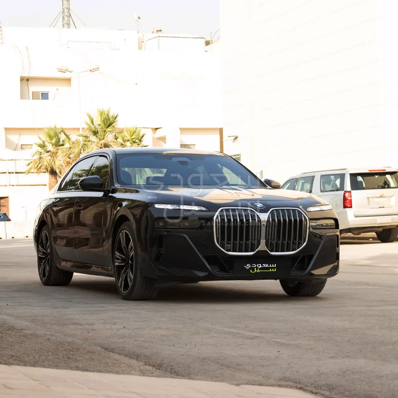 2023 BMW 7 Series 740i