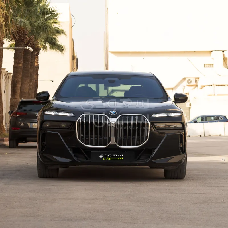 2023 BMW 7 Series 740i
